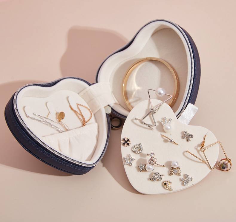 Heart-shaped Mini Travel Jewelry Case 6