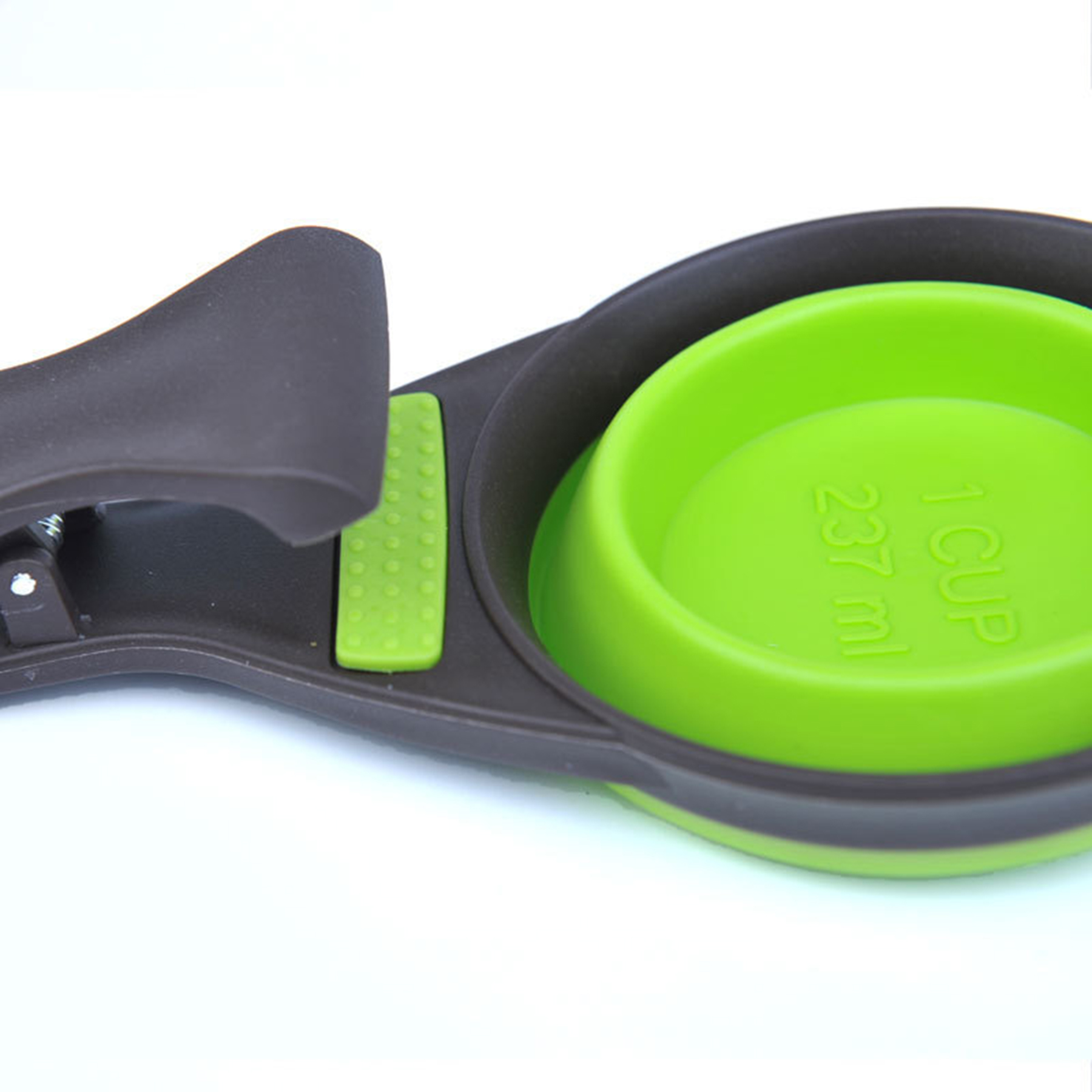 Collapsible Pet Bowl With Clip 3
