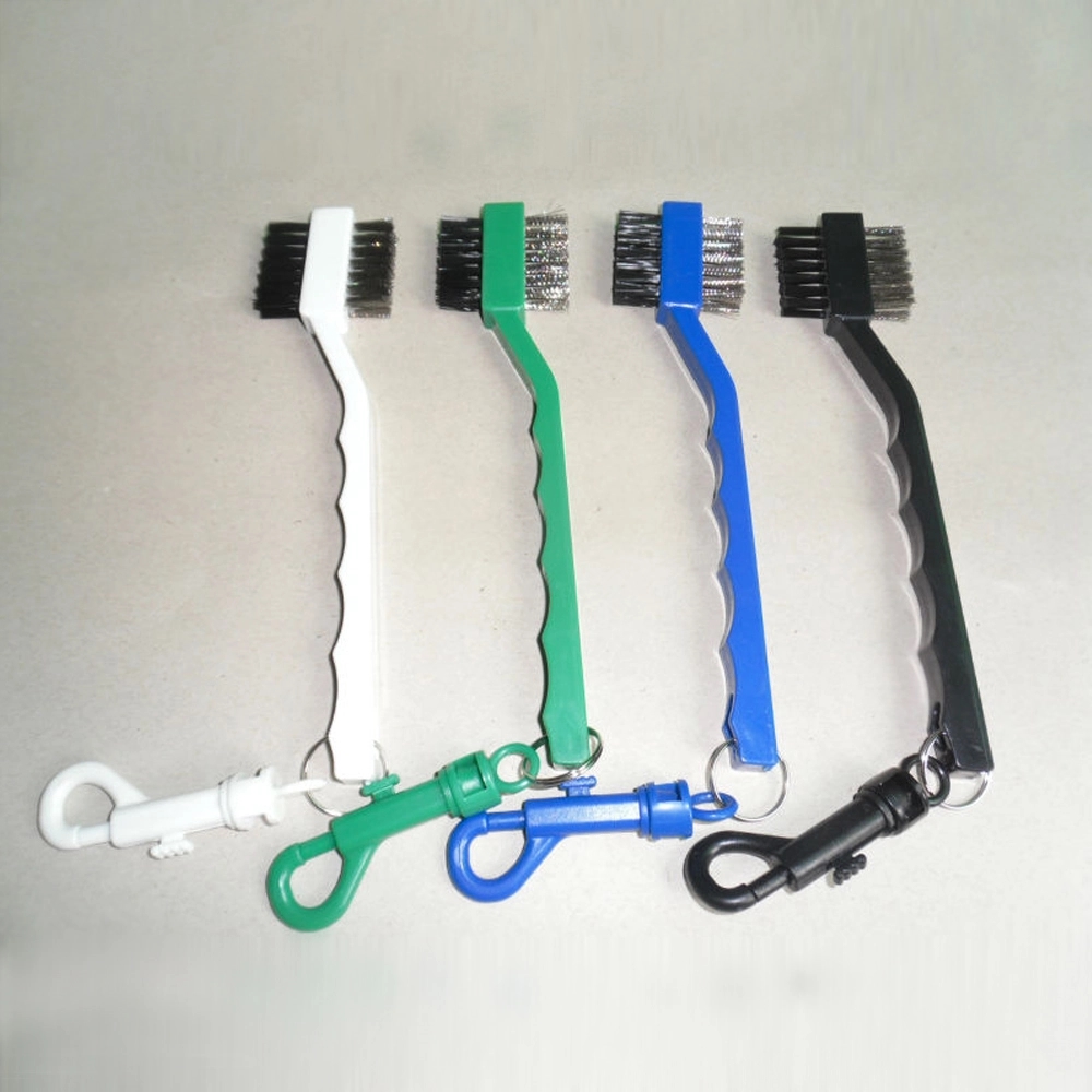 Golf Brush with Carabiner 2