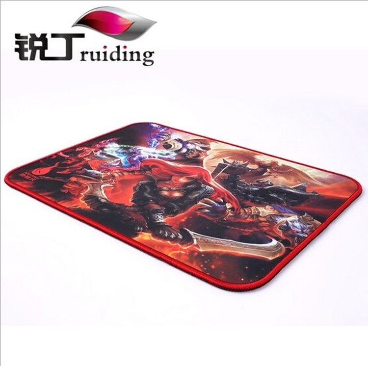 Nature Rubber Mouse Pad With Stitched Edge 2