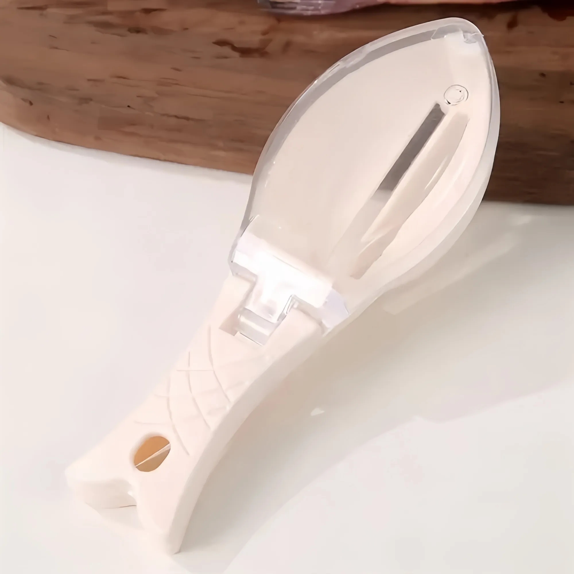 All-in-One Kitchen Tool: Fish Scaler, Grater and Peeler 7