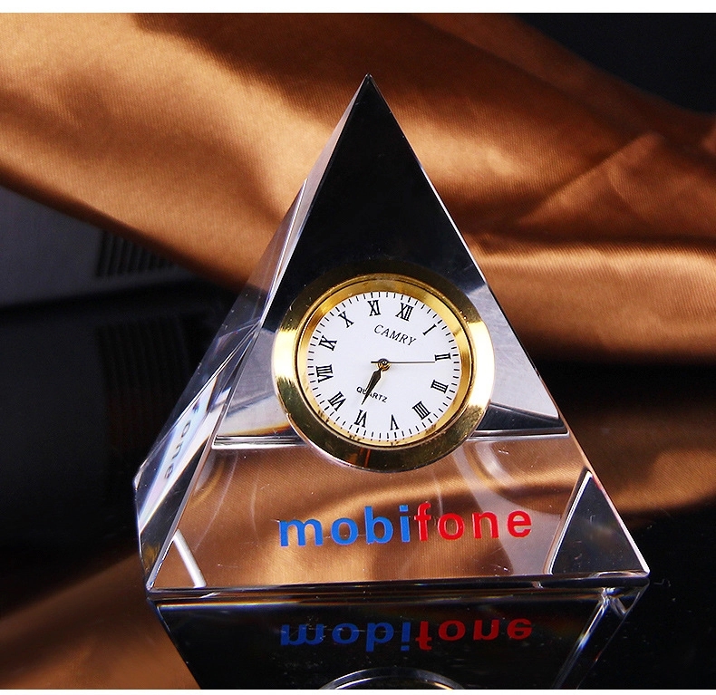 PRISM PYRAMID CRYSTAL with CLOCK 3