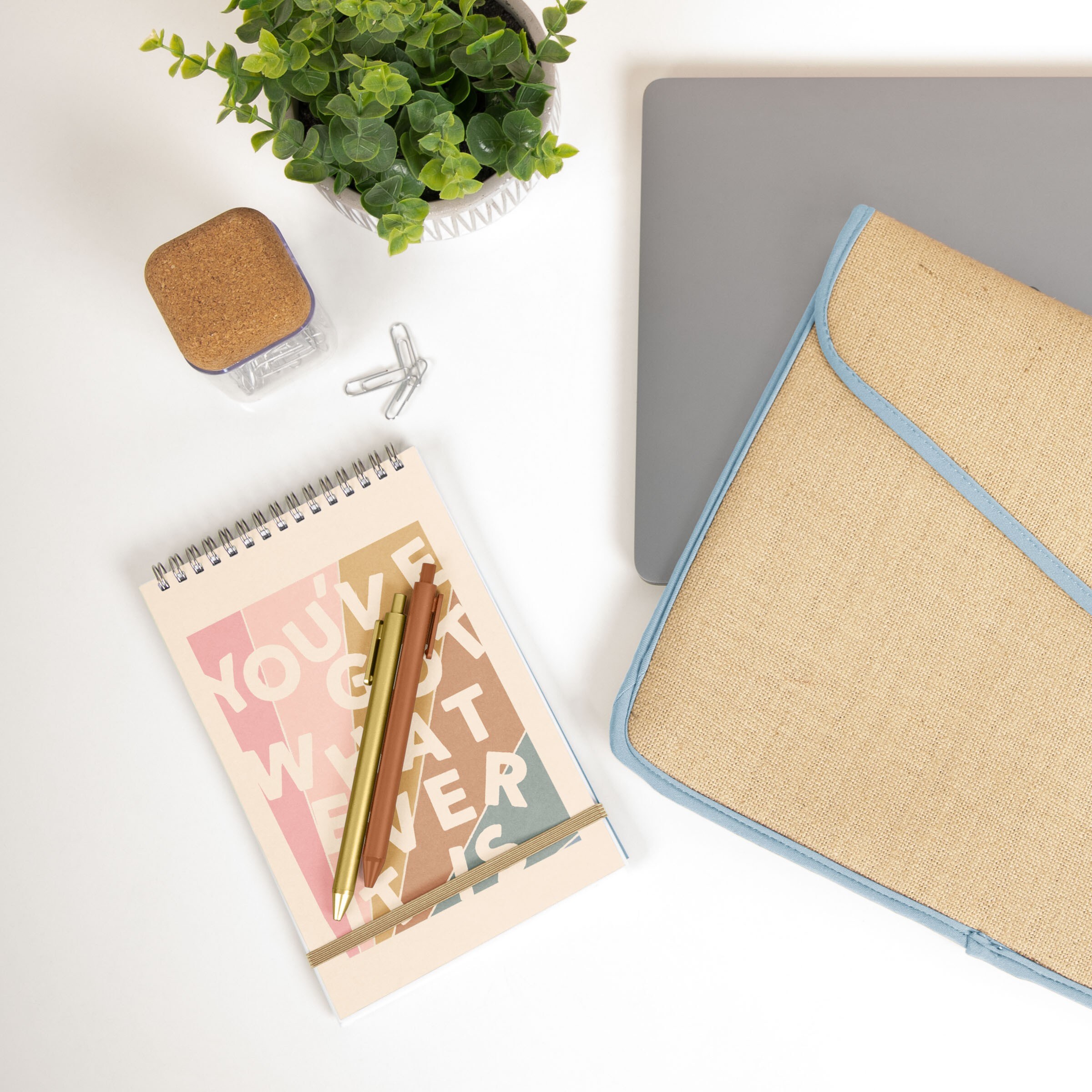 TASKPAD - 5.5 x 8.5 - WIRE - BLACK AND WHITE GUTS