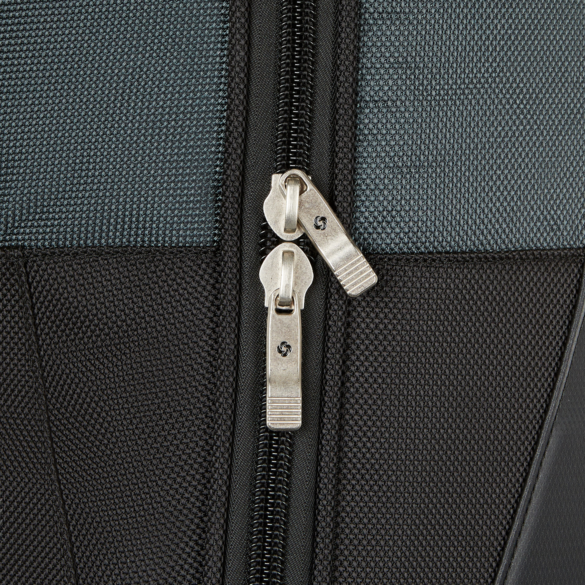 Samsonite Softside Travel Golf Bag with Luggage Tag 11