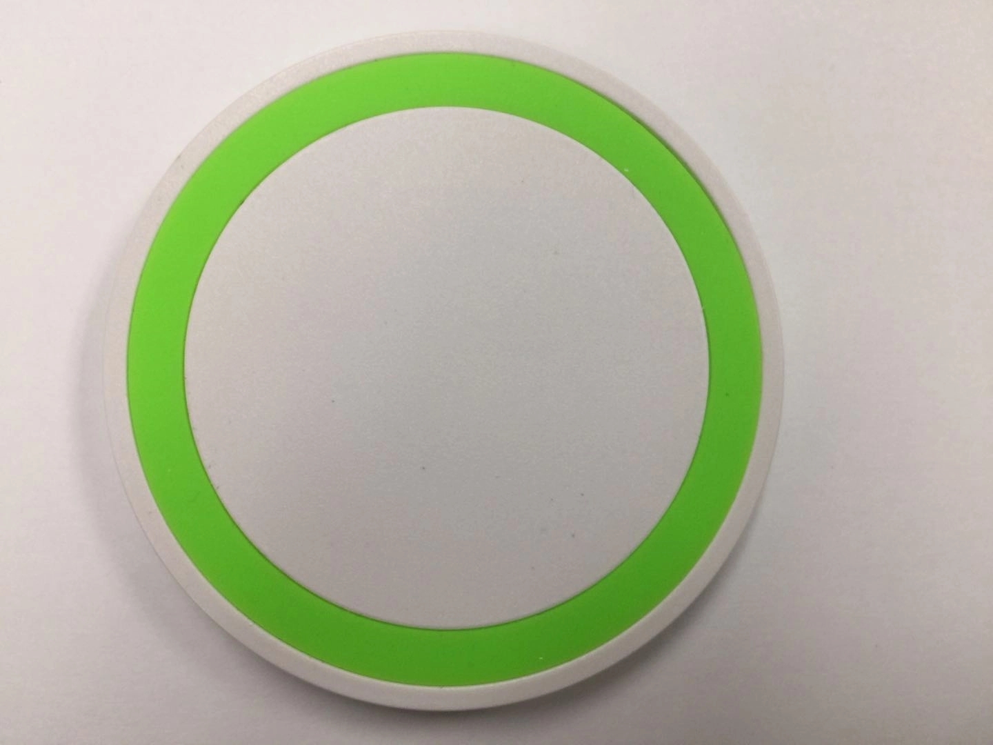 10W universal wireless charging pad for Qi-compat. devices 20