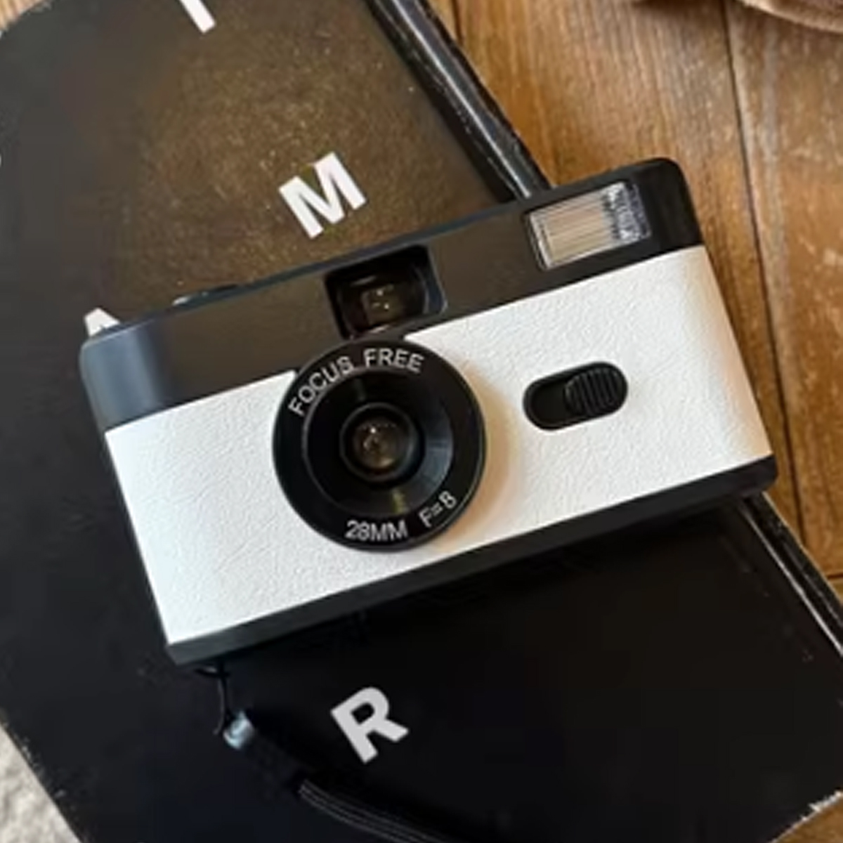 Retro Style Disposable Film Camera With Flash for Events 5