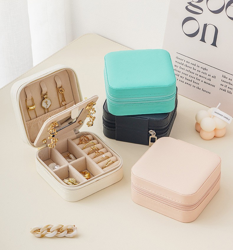 A minimalist accessory storage box that can be carried around with you. 3