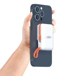 10000mAh MagSafe Wireless Power Bank with Built-In Type-C & Lightning Cables 7