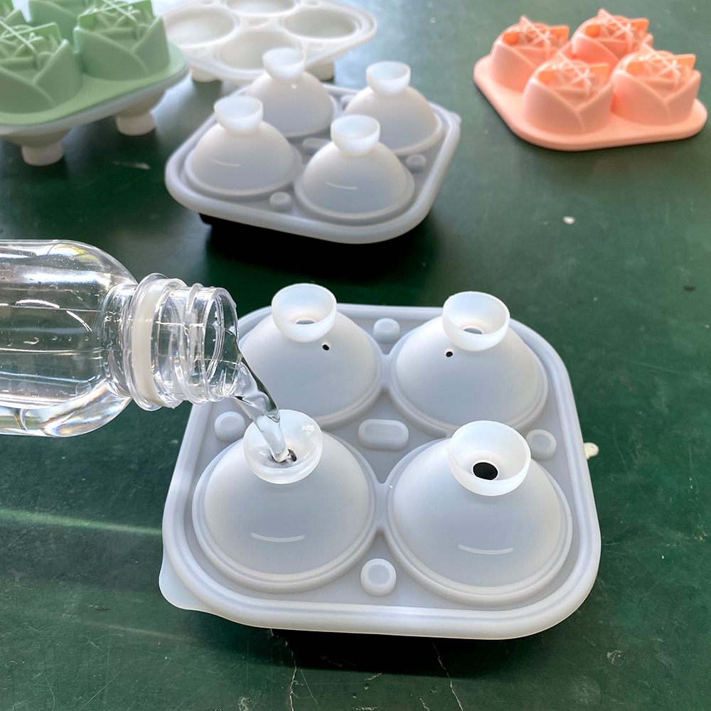 Rose Shaped Ice Cubes - Novelty Drink Tray For Chilled Drinks / Whiskey / Cocktails 9