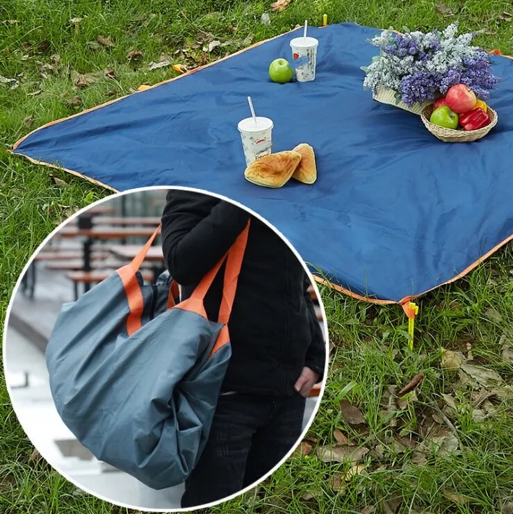 Outdoor Beach Picnic Blanket & Waterproof Travel Bag 7
