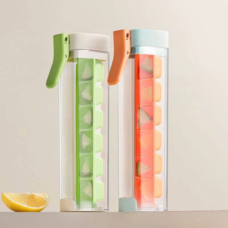 Small One-Hand Ice Cube Mold 1