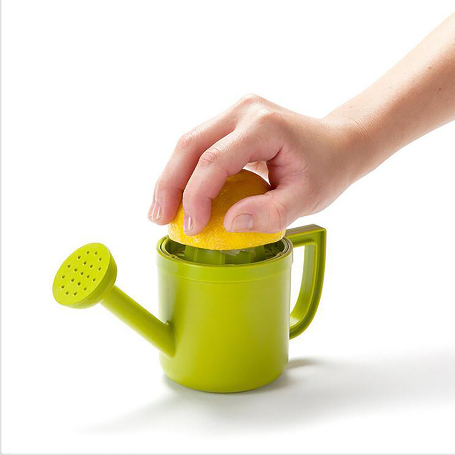 2-in-1 Watering Can-Shaped Manual Juicer 1