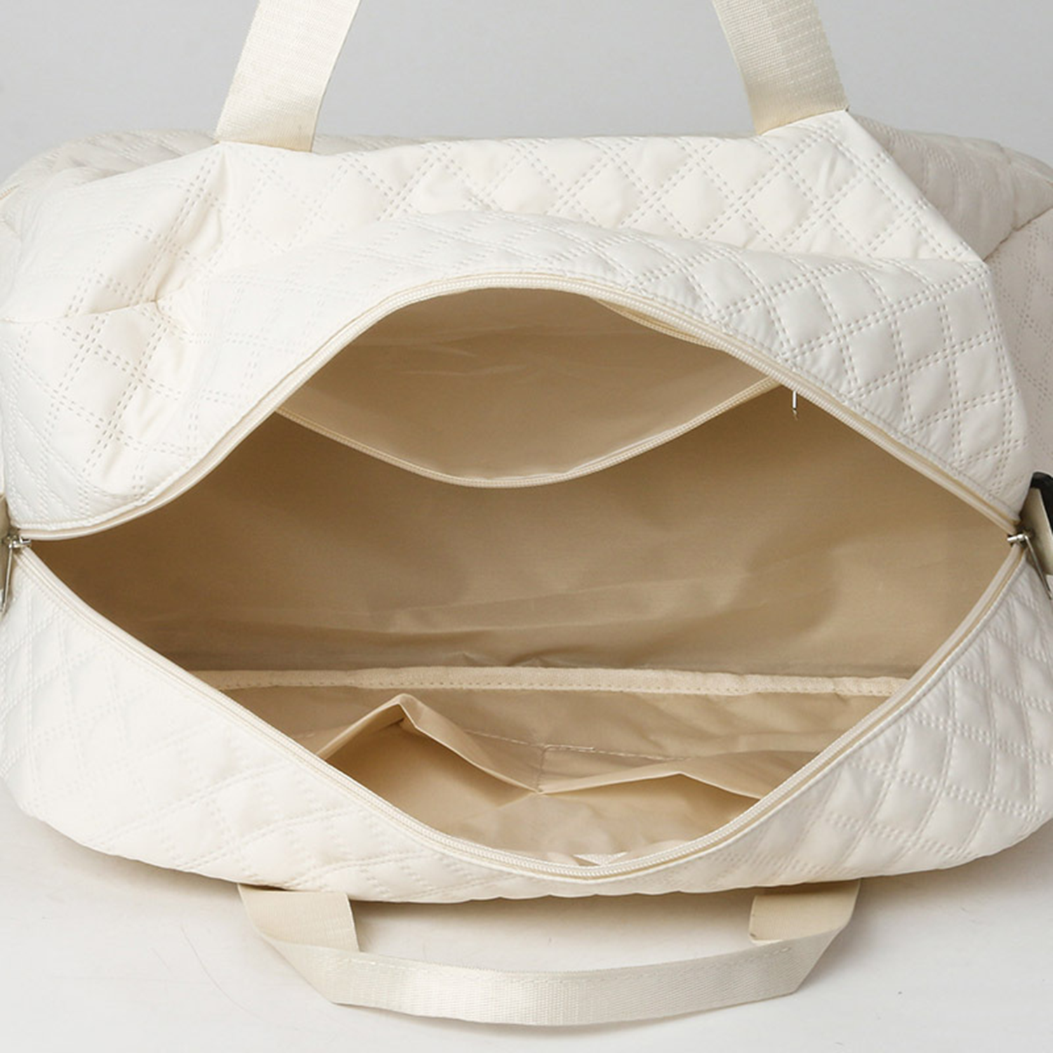 Large Capacity Argyle Travel Duffle Bag 3