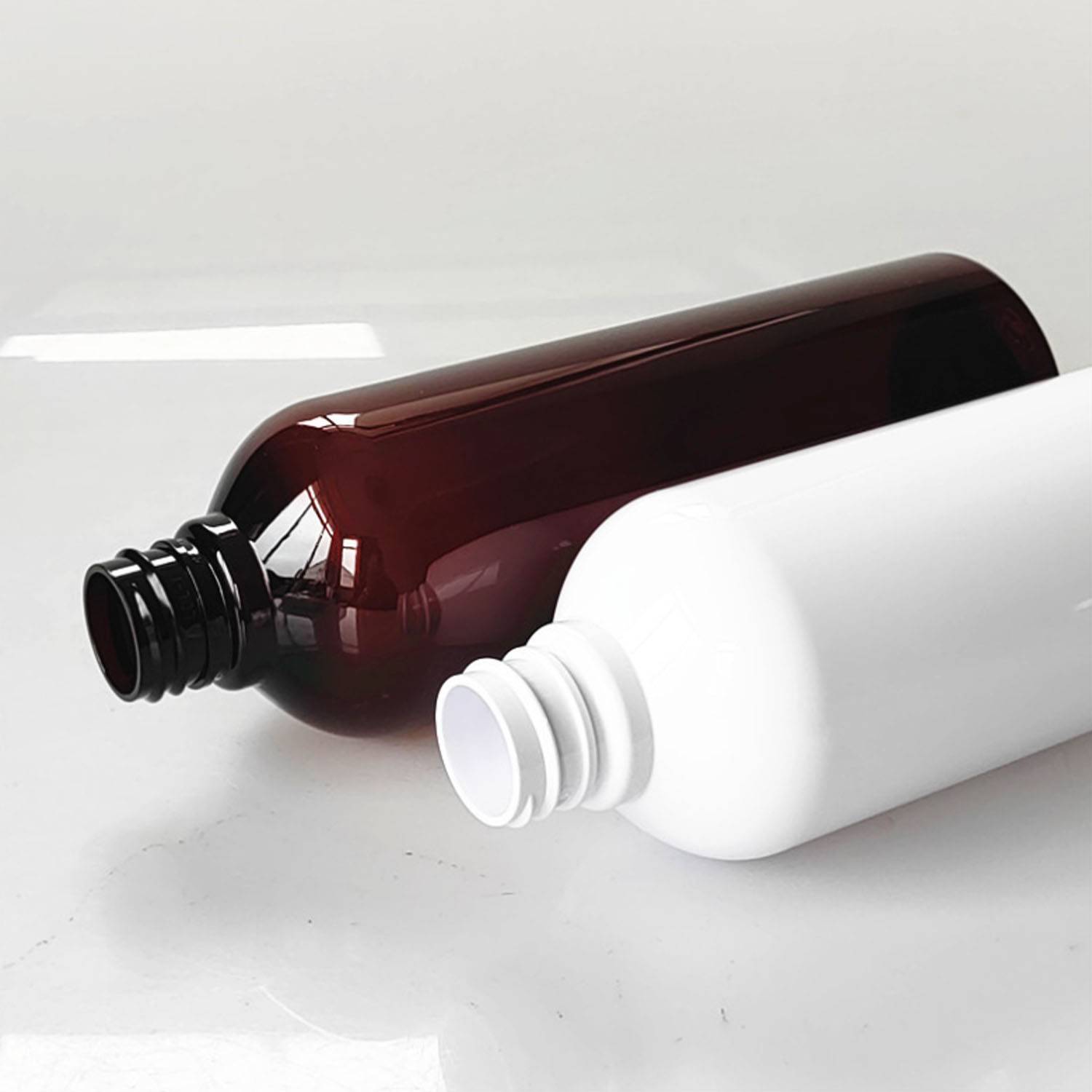 16oz Refillable PET Multi Use Spray Bottle 2