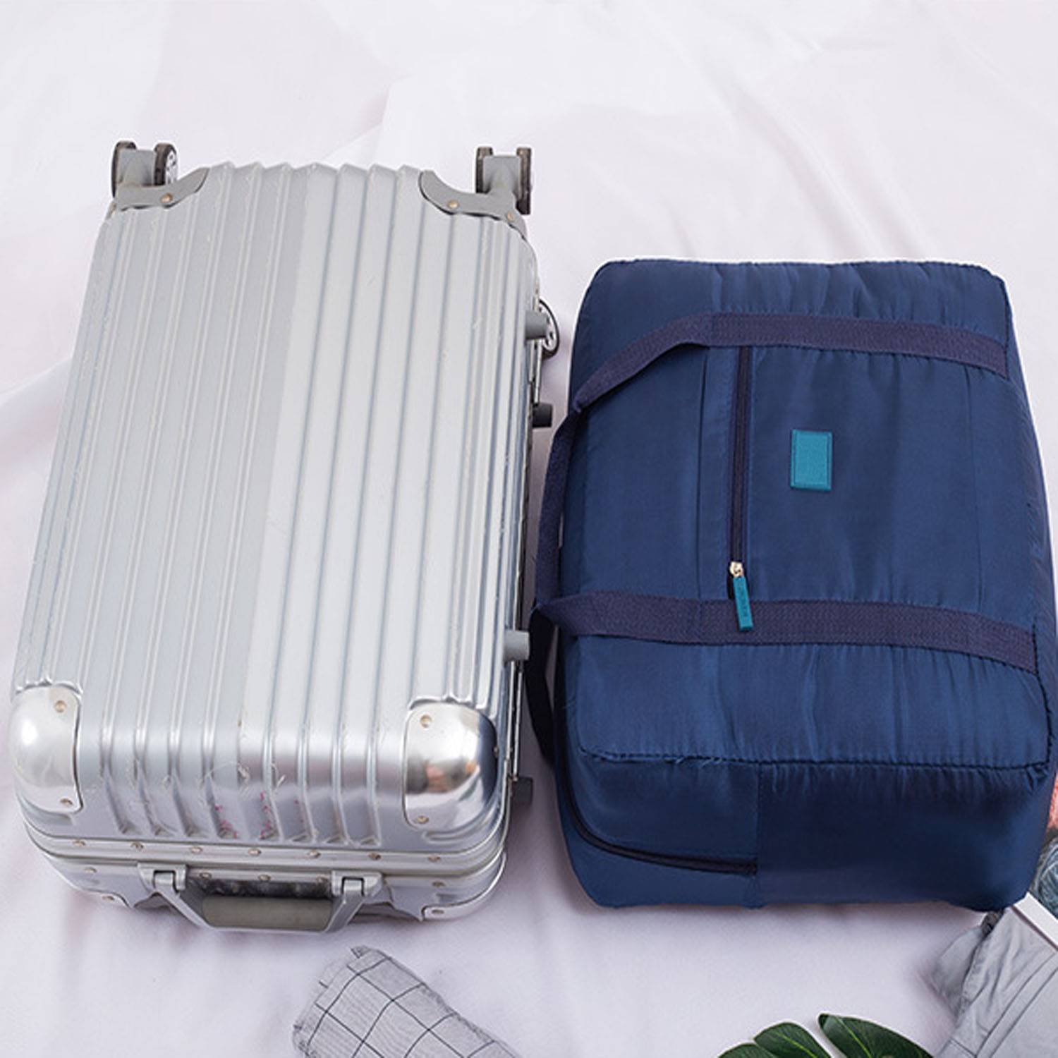 Large Capacity Foldable Waterproof Oxford Travel Bag 1
