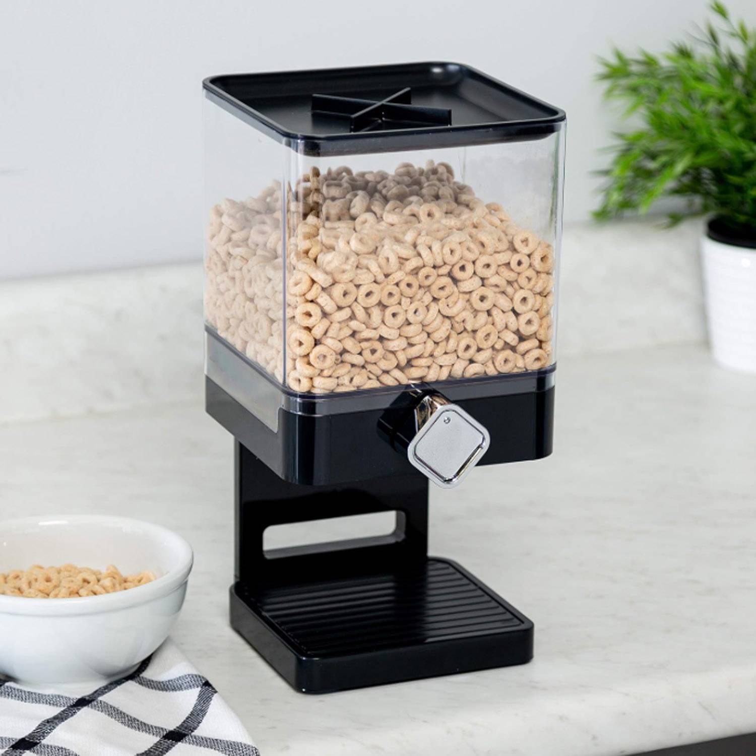 3.5L Dry Food Dispenser 4