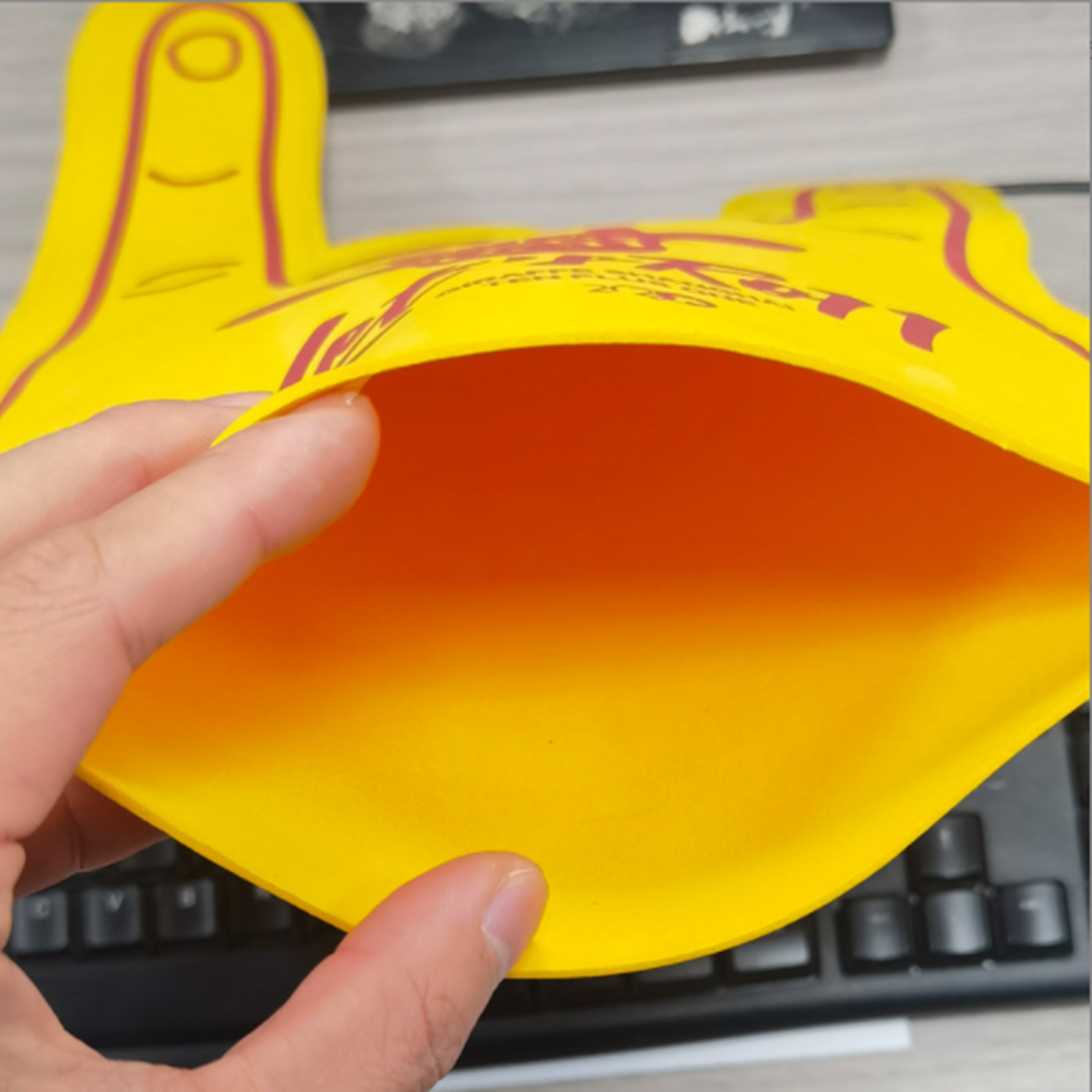 18" #3 Foam Fingers Cheering Mitts 4
