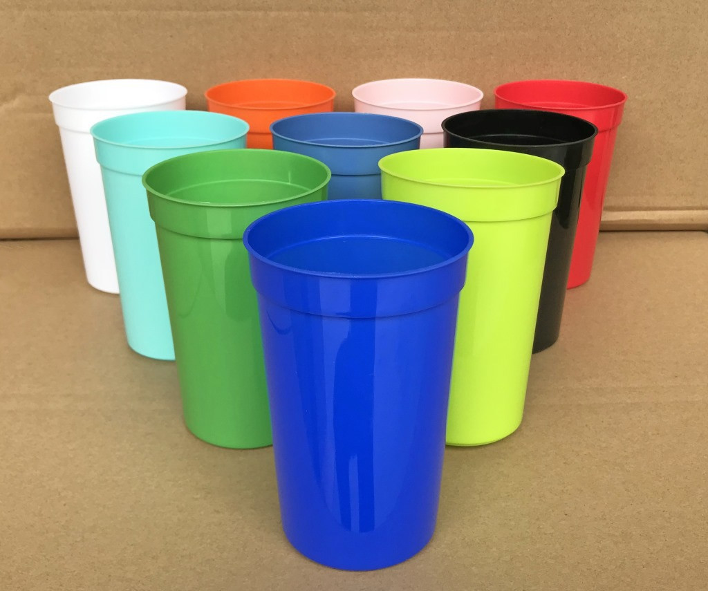 16 oz. Plastic Stadium Cups 2