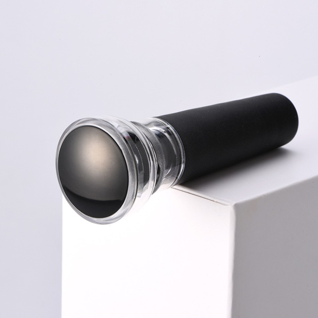 Reusable vacuum wine stopper 6