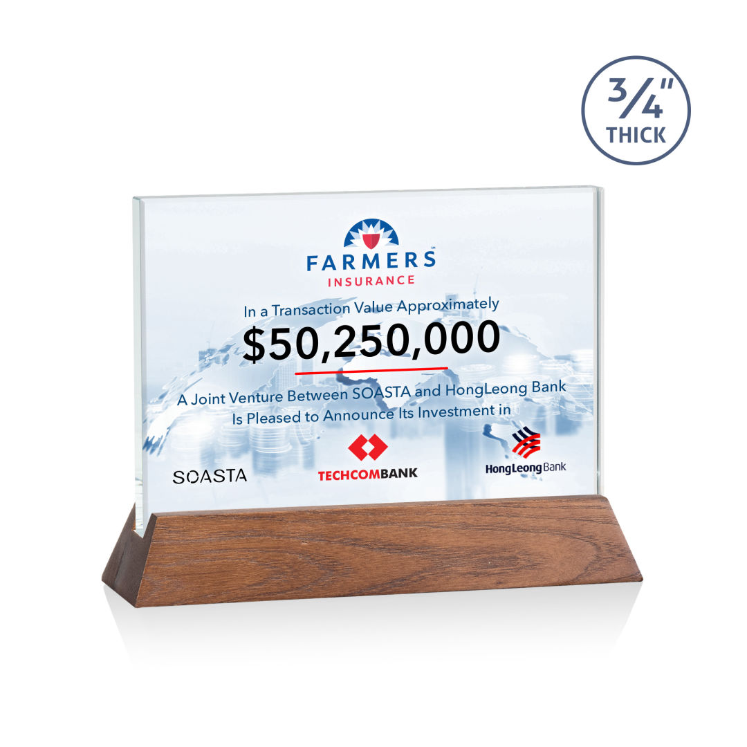 Walkerton VividPrint™ Award - Starfire/Walnut (Horiz) 8