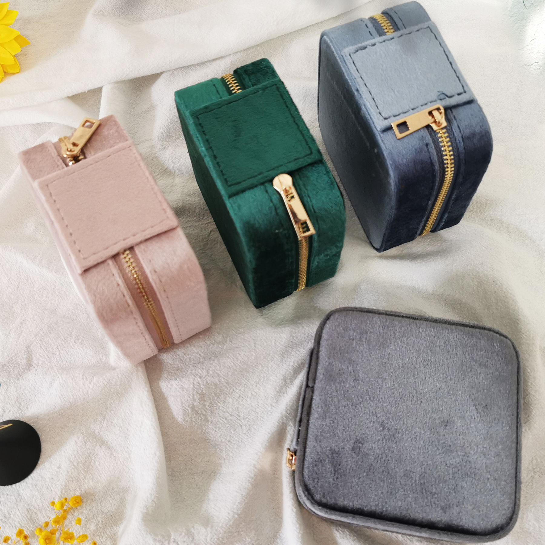Compact Velvet Jewelry Box 4