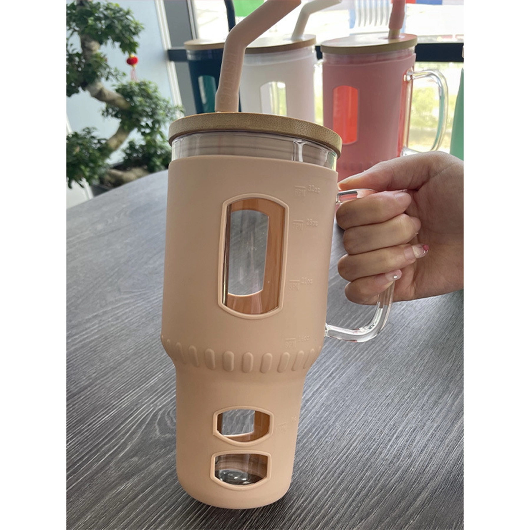 32 Oz. Glass Water Tumbler with Bamboo Lid & Straw 8
