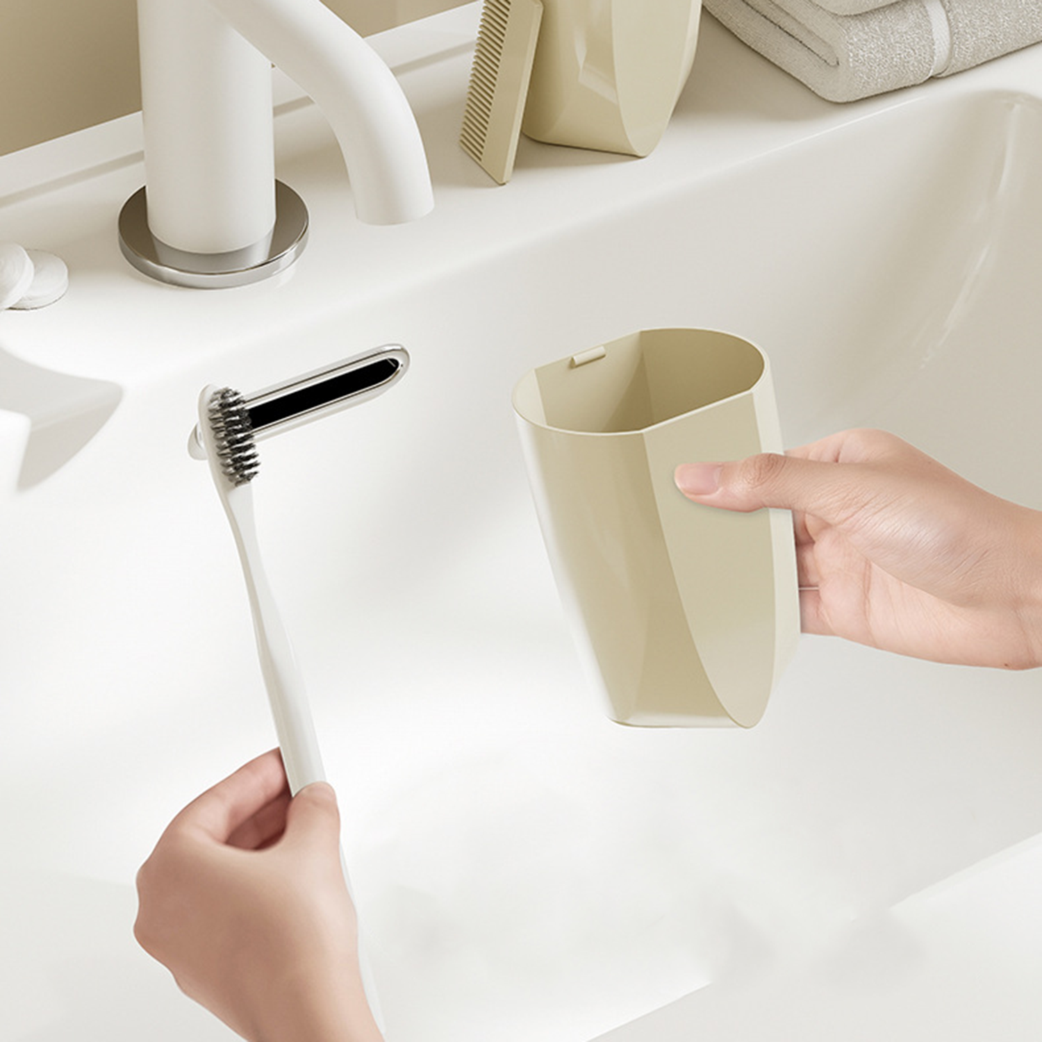 Compact Toothbrush Travel Kit 6