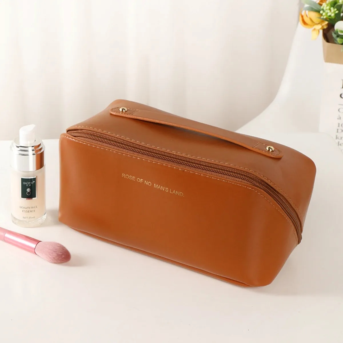 Square toiletry bag 3
