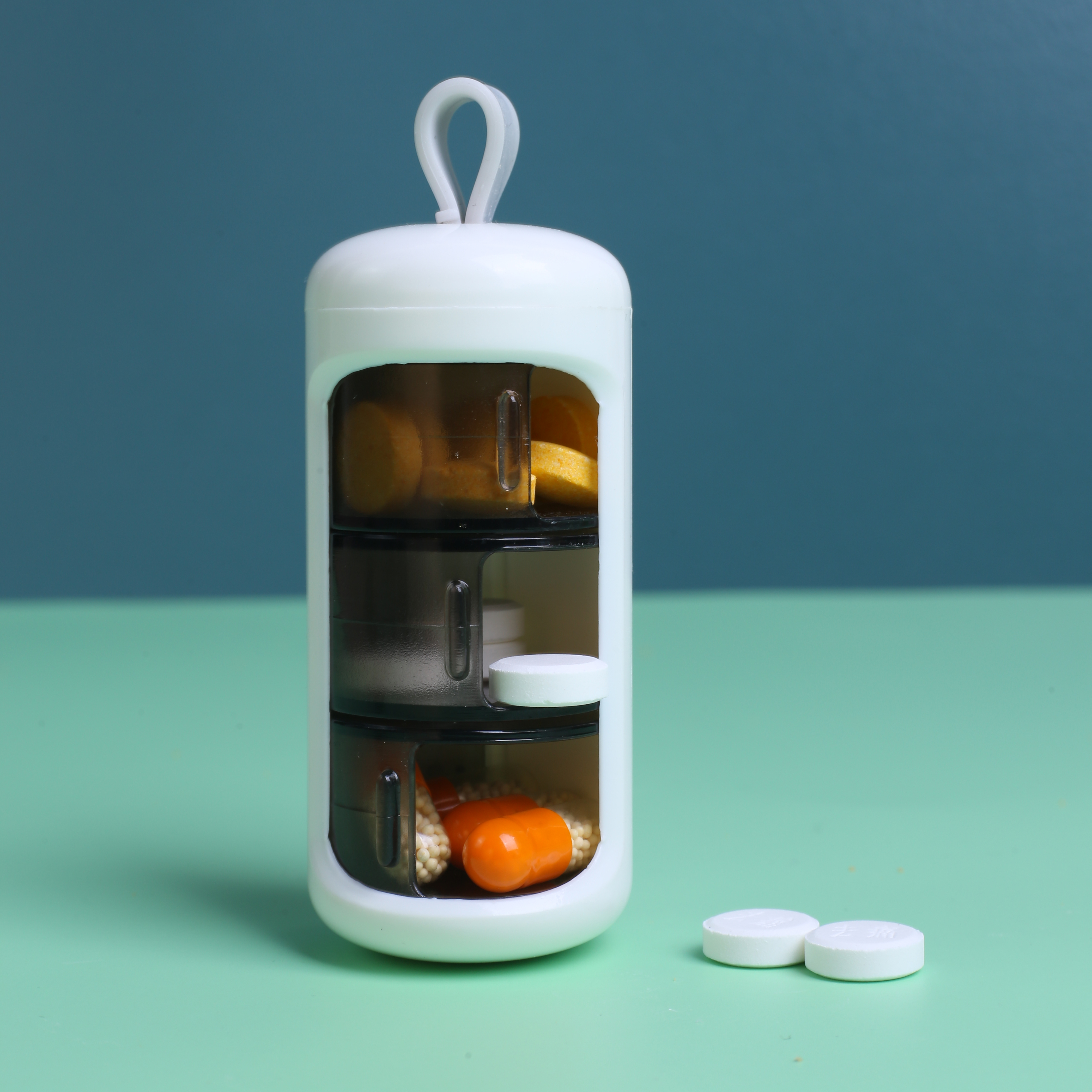 3 Compartment Sliding Travel Pill Case 9