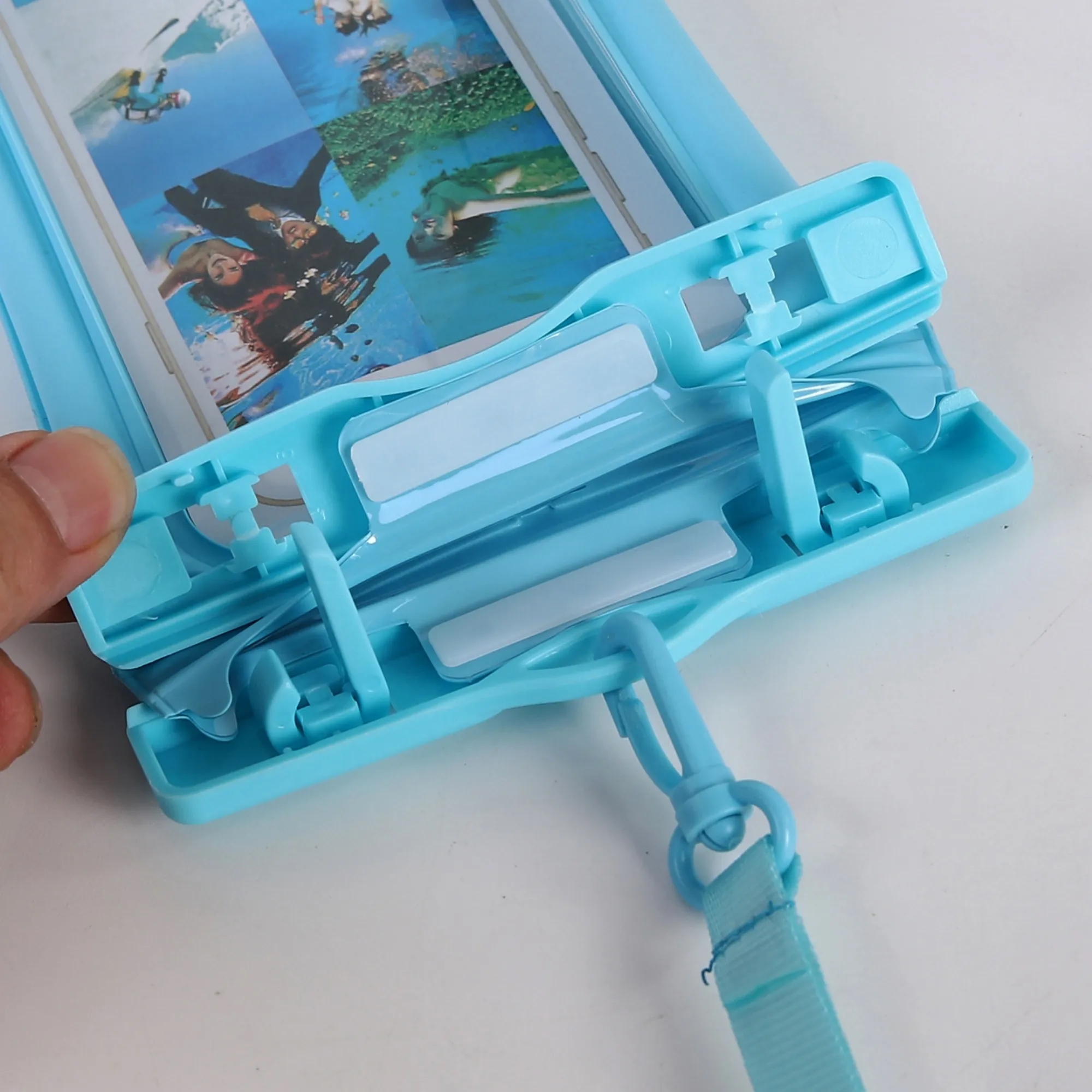 PVC double-sided inflatable mobile phone waterproof bag 2