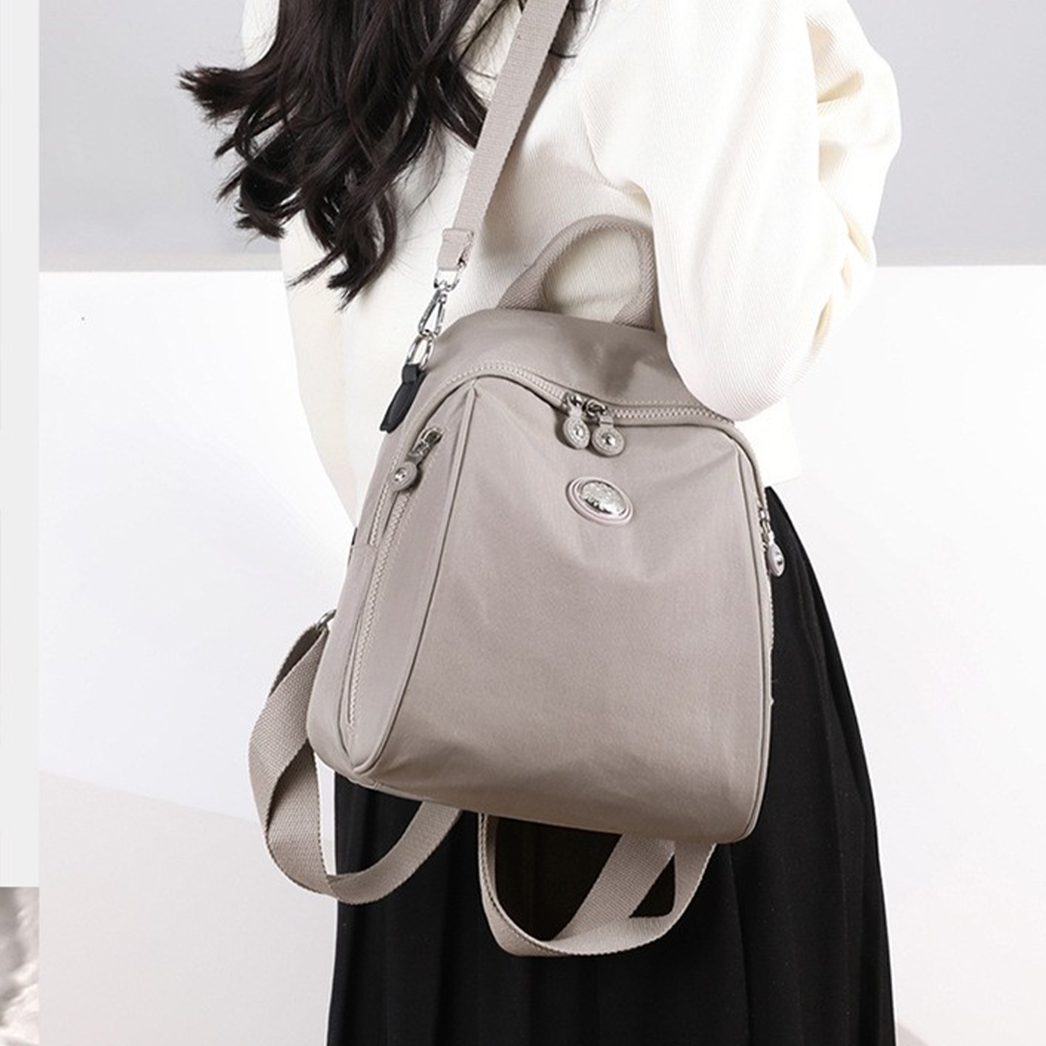 Waterproof Nylon Leisure Travel Bag Backapck 2