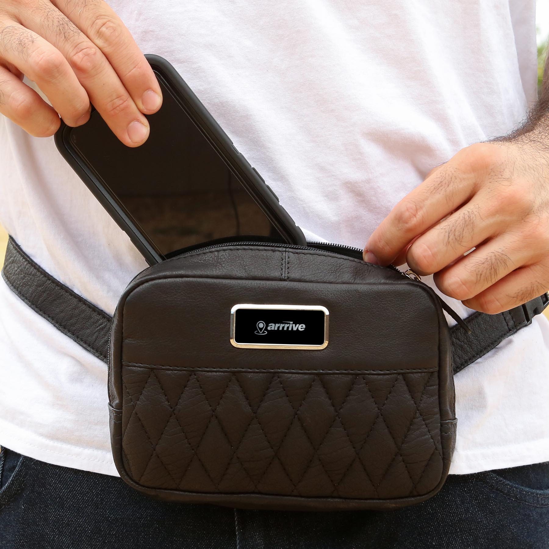 Brea Canyon Leather Cross Body Bag 12