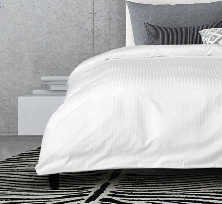 T250 Sateen Striped Duvet Cover, Twin 1