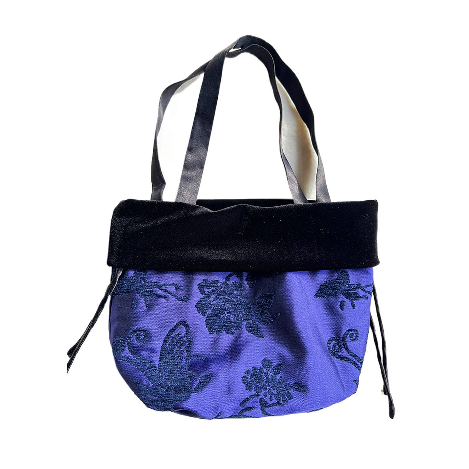 Woman's Velvet Drawstring Bag 17