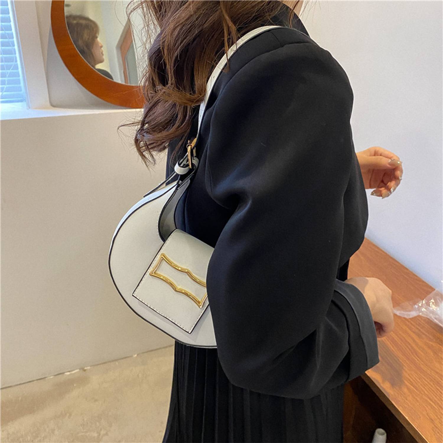 PU Leather Crescent Saddle Tote Bag 5