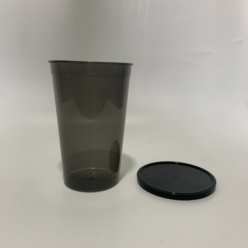 20 OZ Plastic Stadium Cup with Lid 2