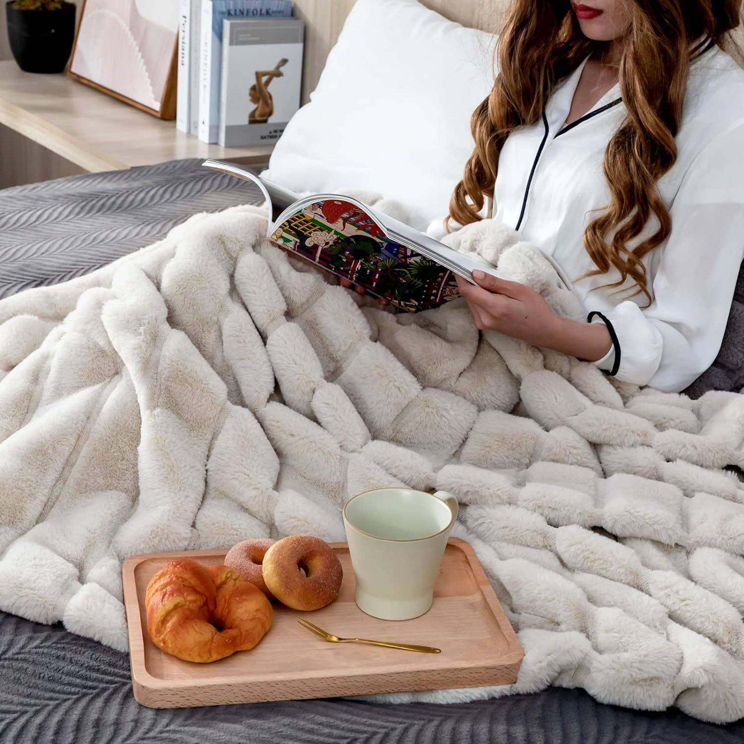 Luxurious and soft imitation rabbit fur striped blanket 5