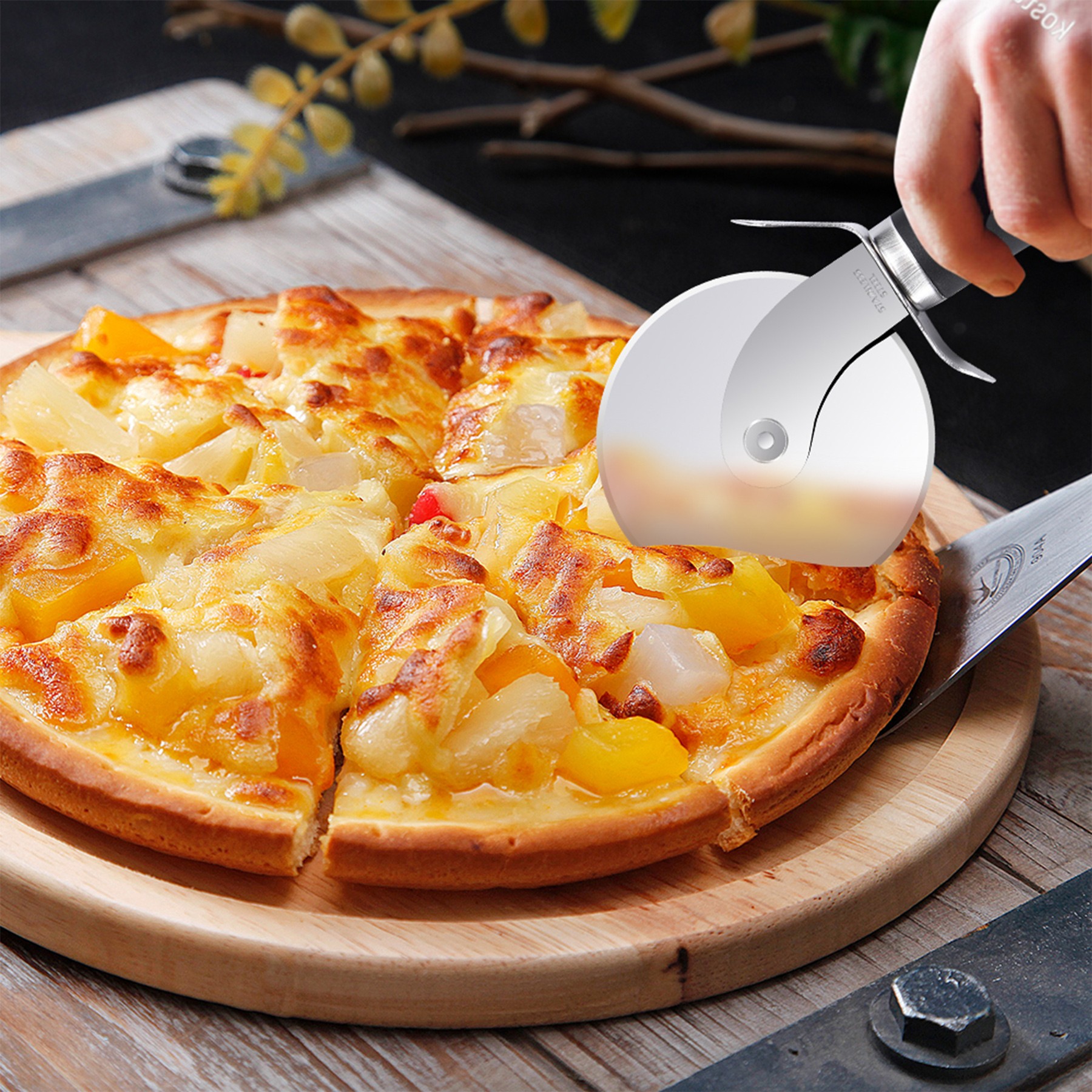 Premium Super Sharp Pizza Cutter 2