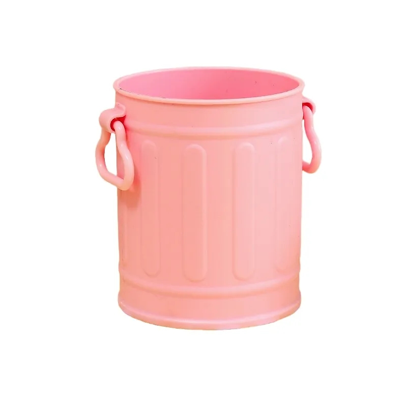 Cute Retro Desktop Pen Holder 3