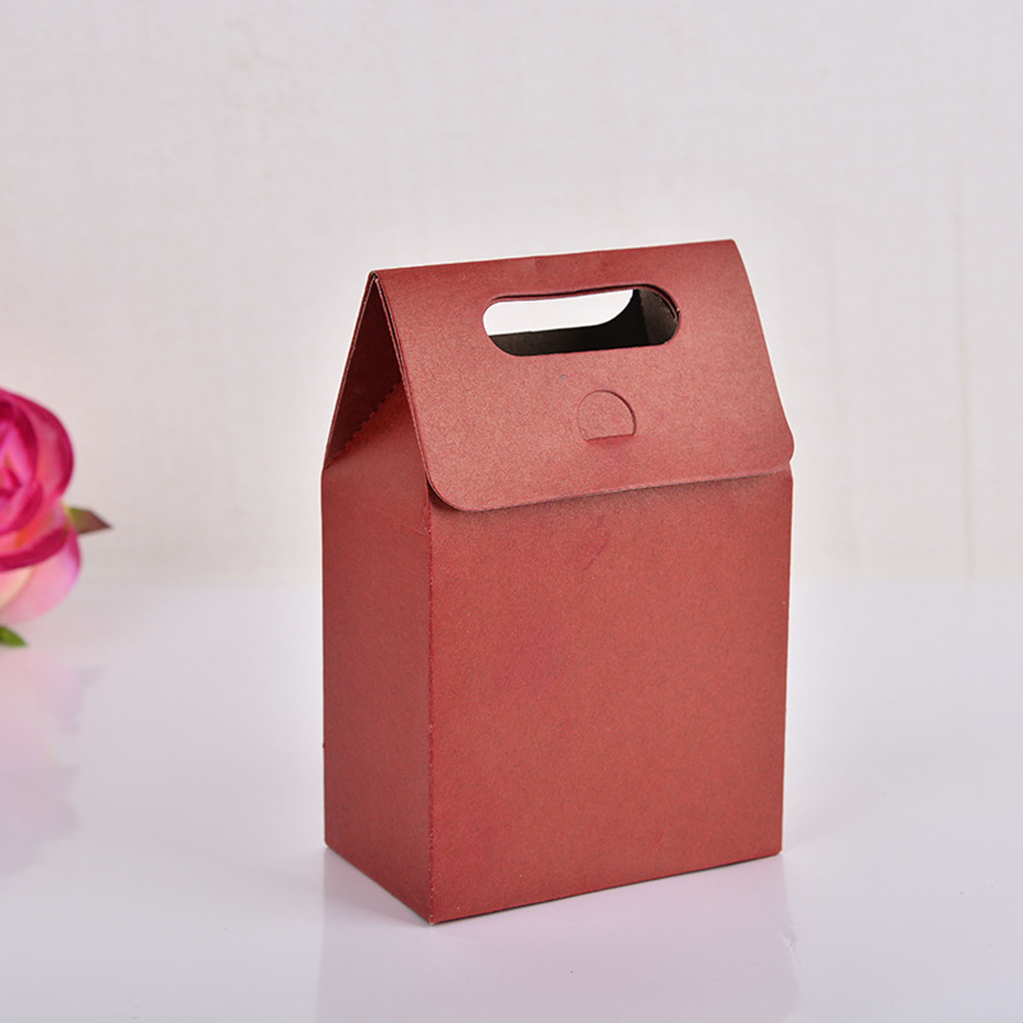 Elegant Personalized Flap Gift Bags ?C High-Quality Vintage Design 2