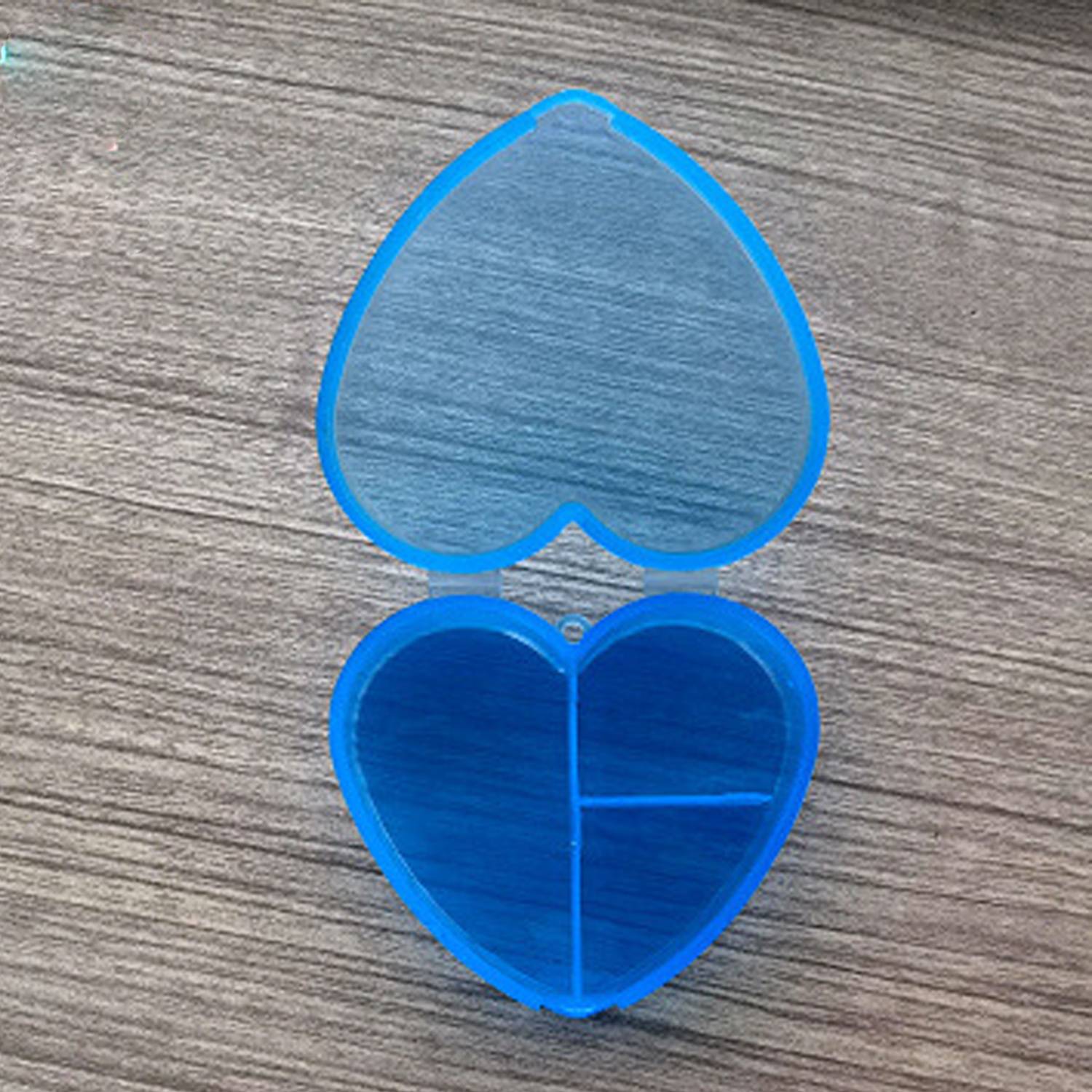 Mini Three Grid Heart-Shaped Portable Travel Medicine Box 3