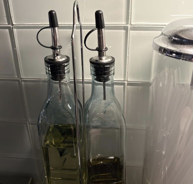Liquor Pour Spout With Dust Caps 8