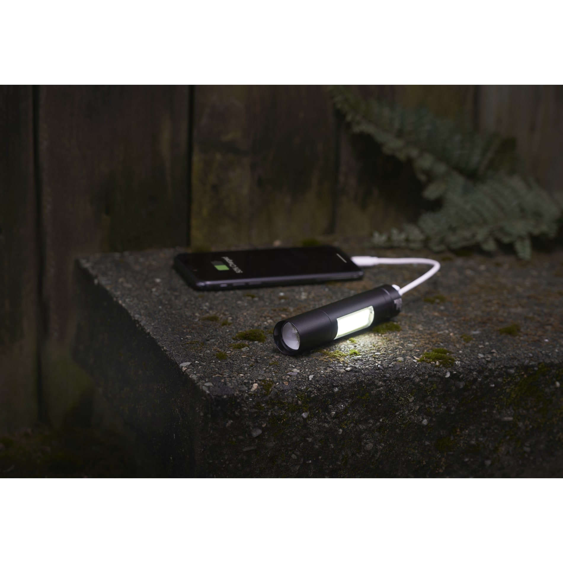 Rechargeable 2200mah Flashlight 31