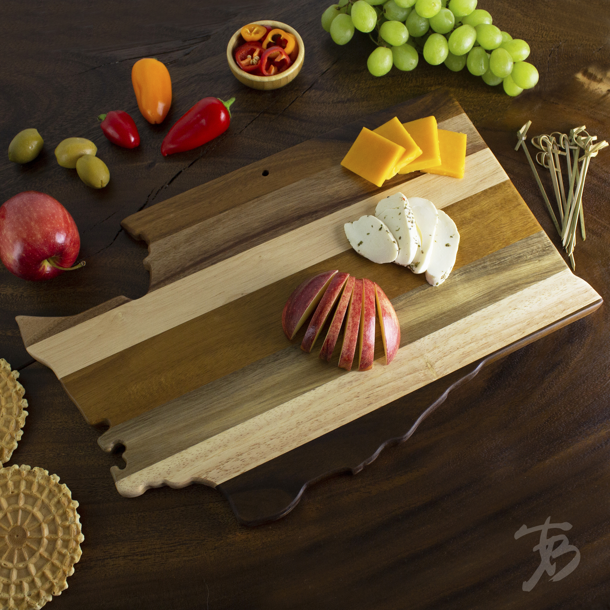 Rock & Branch® Shiplap Series Washington State Shaped Wood Serving and Cutting Board 9
