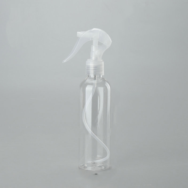 Clear Plastic Spray Bottle 4