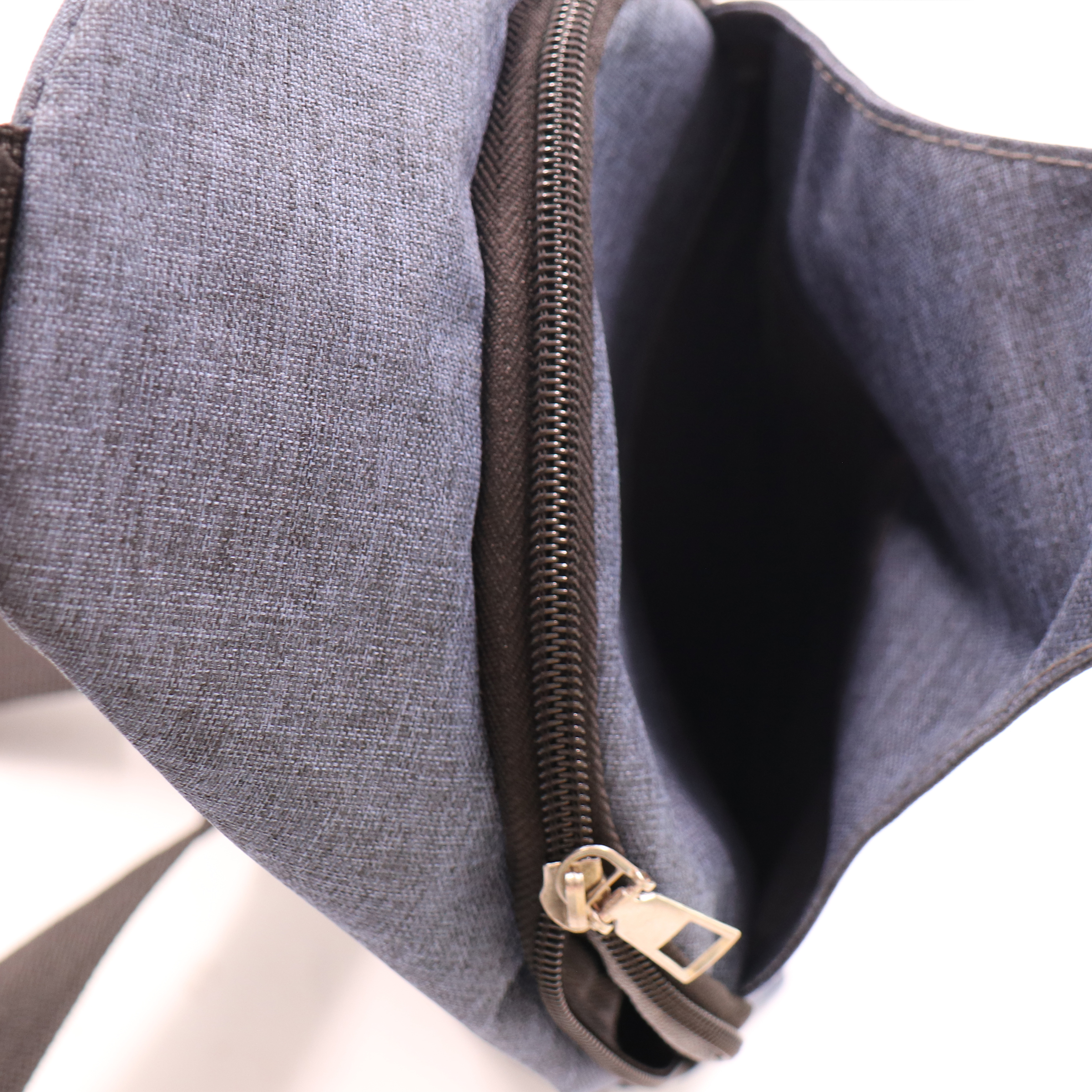 Canvas Outdoor Chest Bag With Charging Interface 2