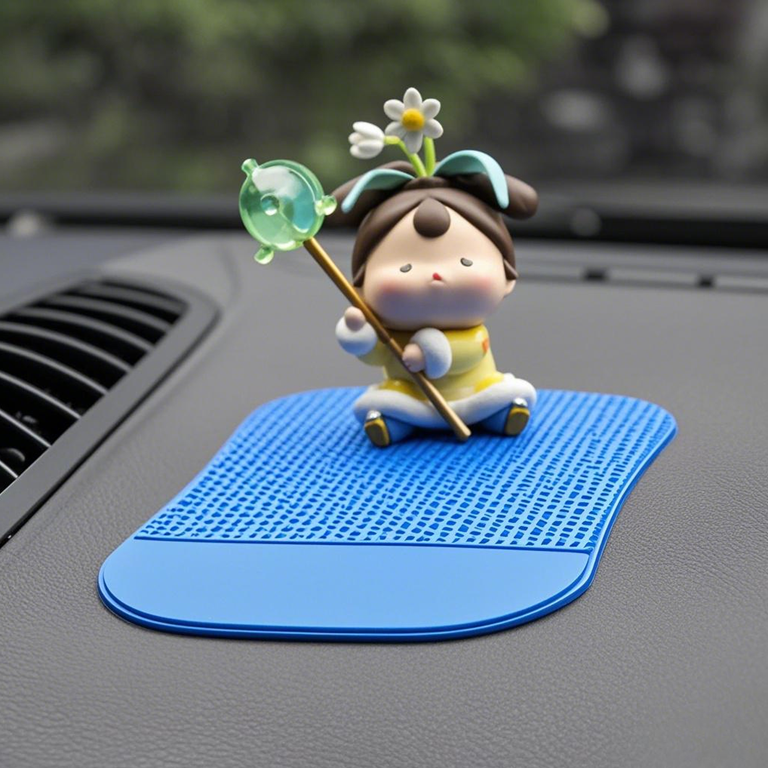 Universal Car Non-Slip Pad - Secures Phones & Decor Safely 3