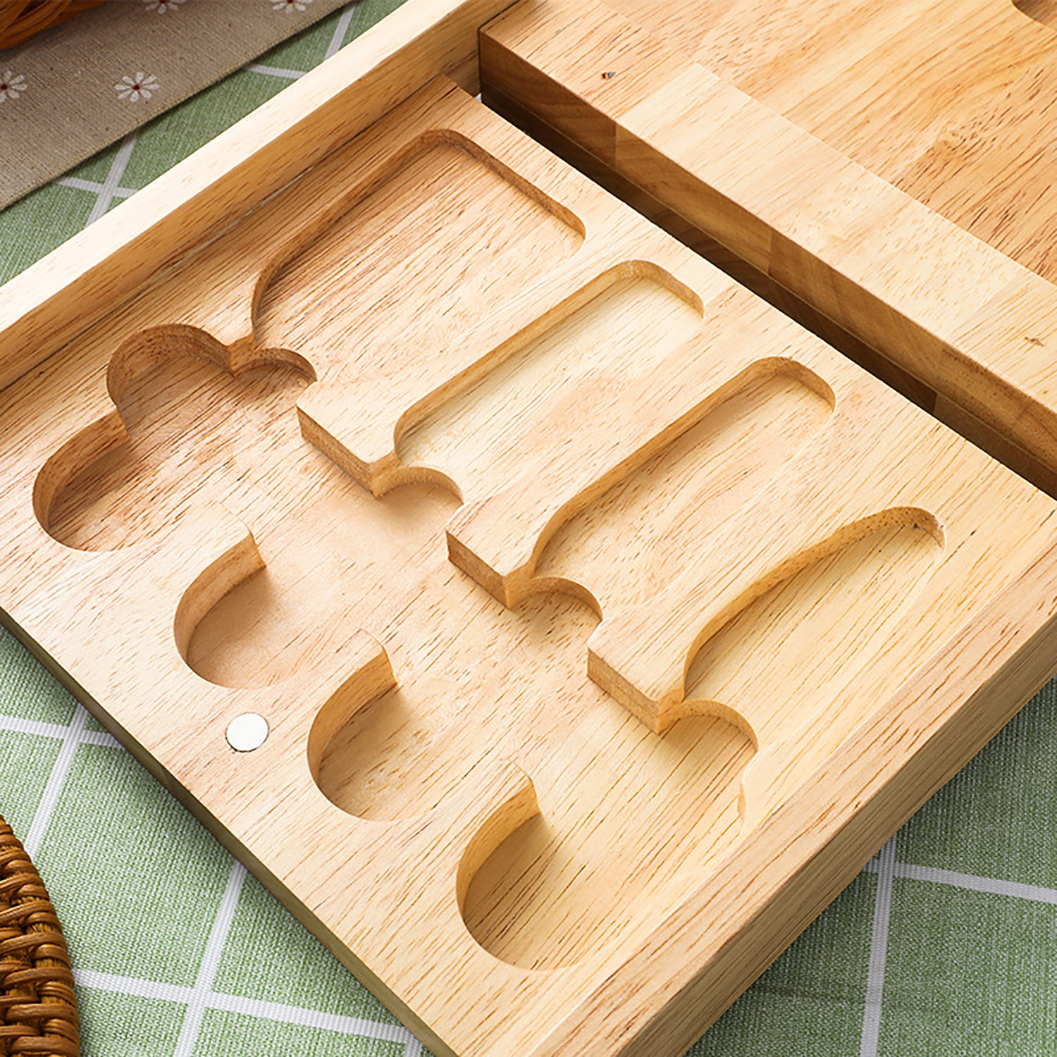 Rubberwood Cutting Board Cheese Knife Set 4-Piece 4