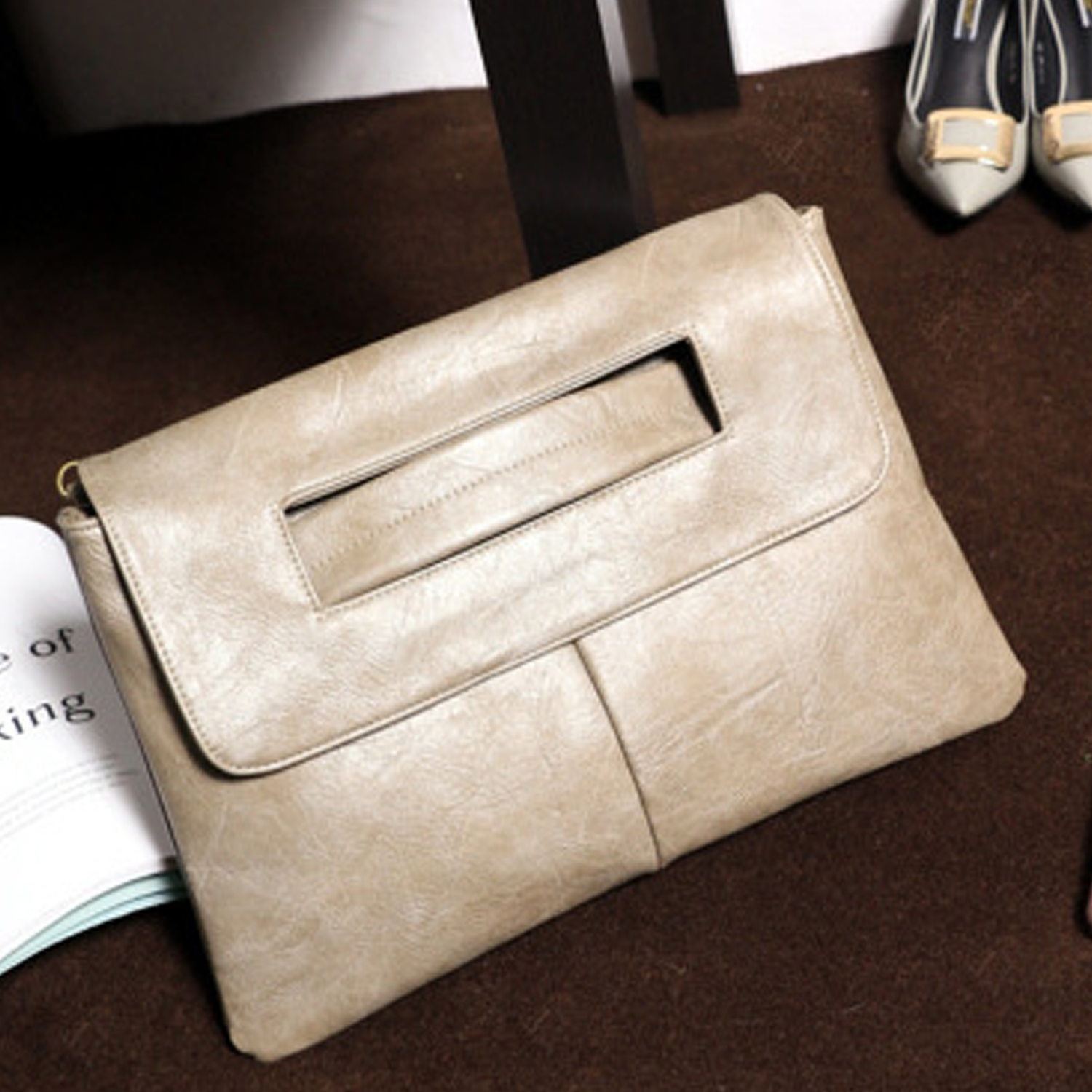 Large-capacity PU messenger bag 1