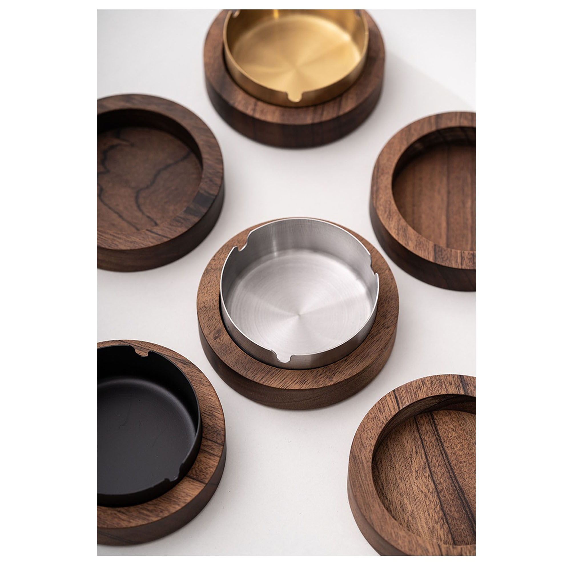 Nordic Walnut Ashtray with Lid for Splash Protection 5
